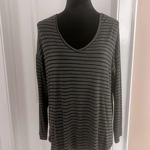 NWT Gibson V Neck Gray & Black Striped Pullover